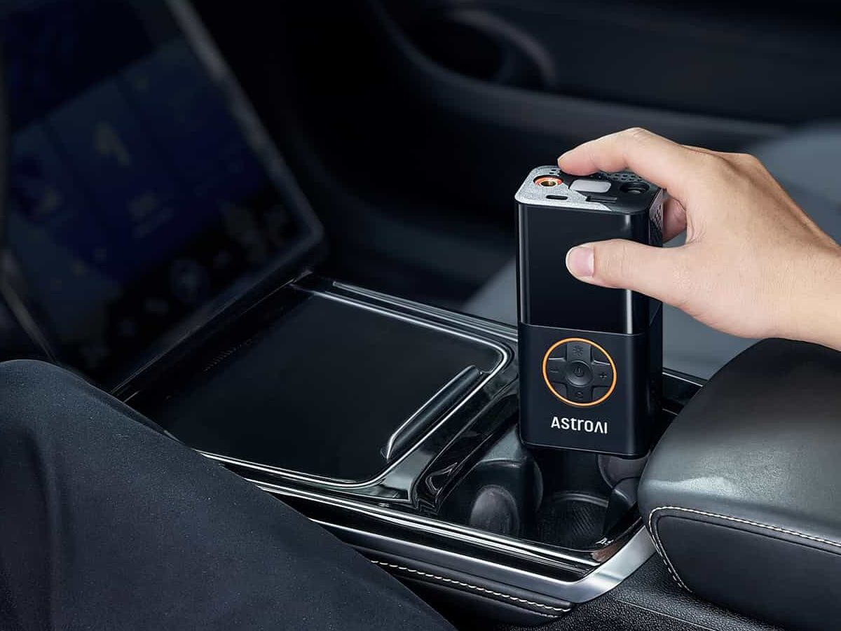 AstroAI L7 Tire Inflator: Portable Air Compressor and Cordless Bike Pump on Gadget Fow